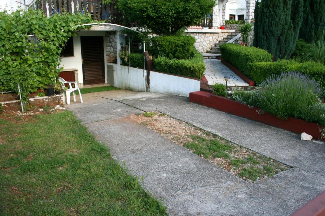 Apartments With A Parking Space Njivice, Krk - 5320 المظهر الخارجي الصورة