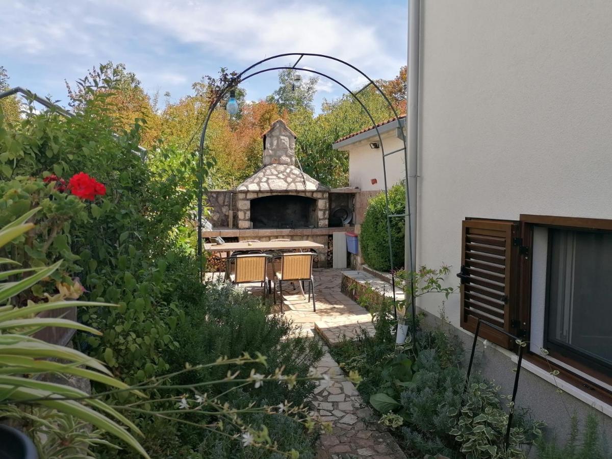 Apartments With A Parking Space Njivice, Krk - 5320 المظهر الخارجي الصورة