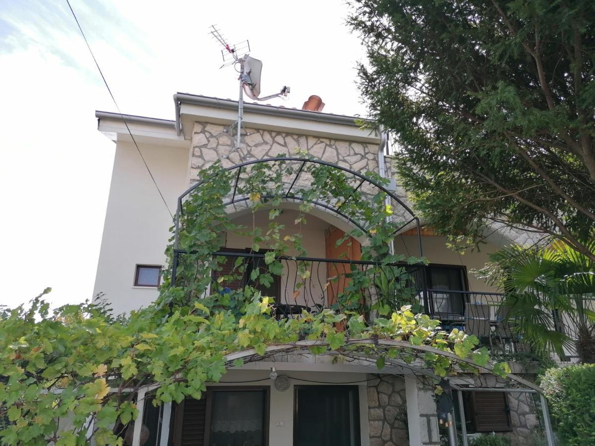 Apartments With A Parking Space Njivice, Krk - 5320 المظهر الخارجي الصورة