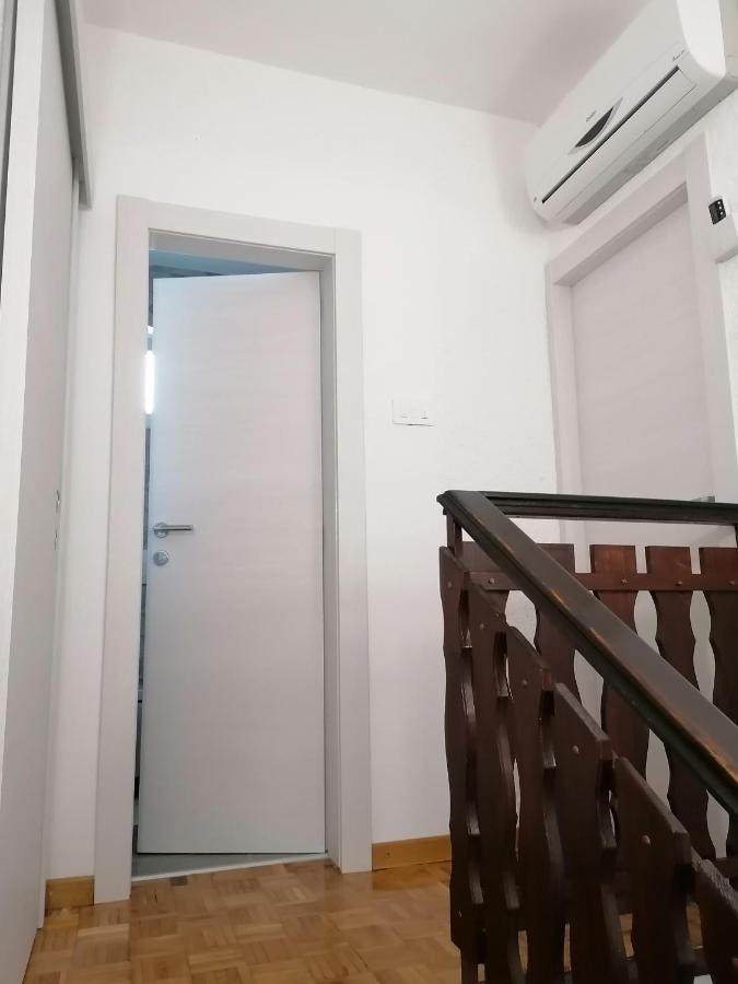 Apartments With A Parking Space Njivice, Krk - 5320 المظهر الخارجي الصورة